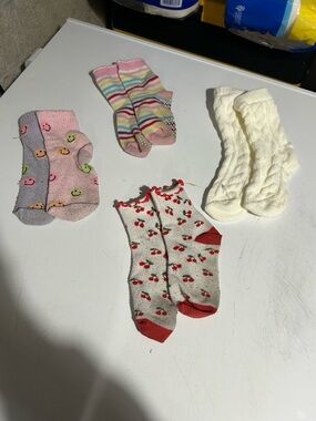 FREE! Girls size 4-6 T socks